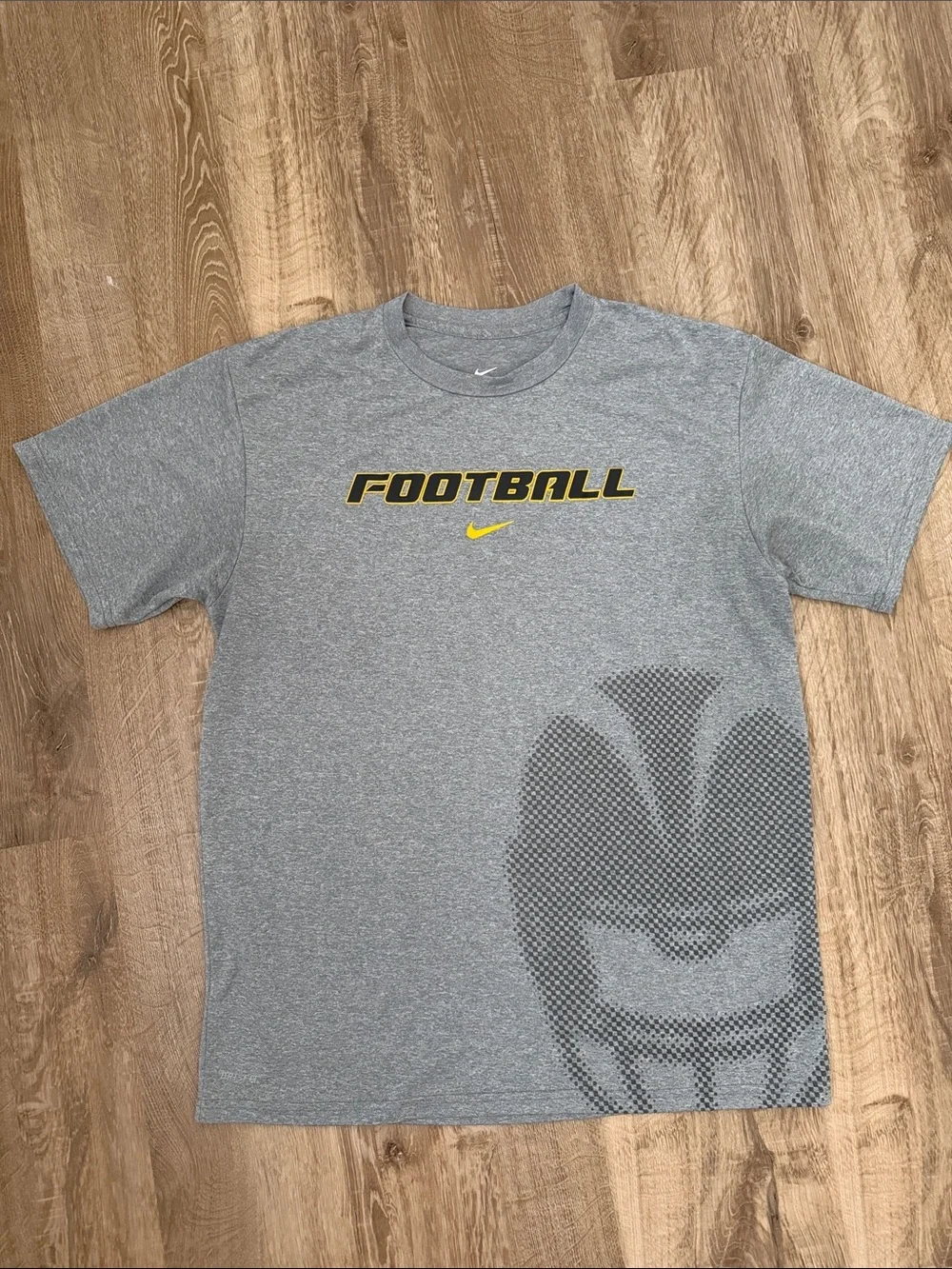 Nike Dri-Fit Kids Gray Tee with Yellow Football Logo, Size XL (18/20)